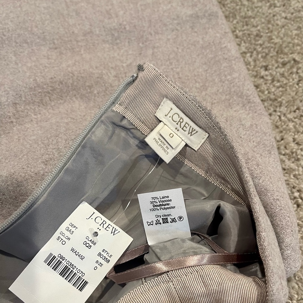 NWT. J. Crew Factory Wool Mini Skirt. Oatmeal Color. Size 0. - Picture 5 of 7